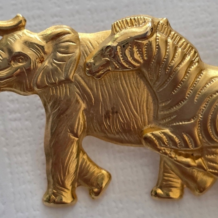 Premier Designs Safari Gold Tone Zebra Elephant Giraffe Brooch Pin