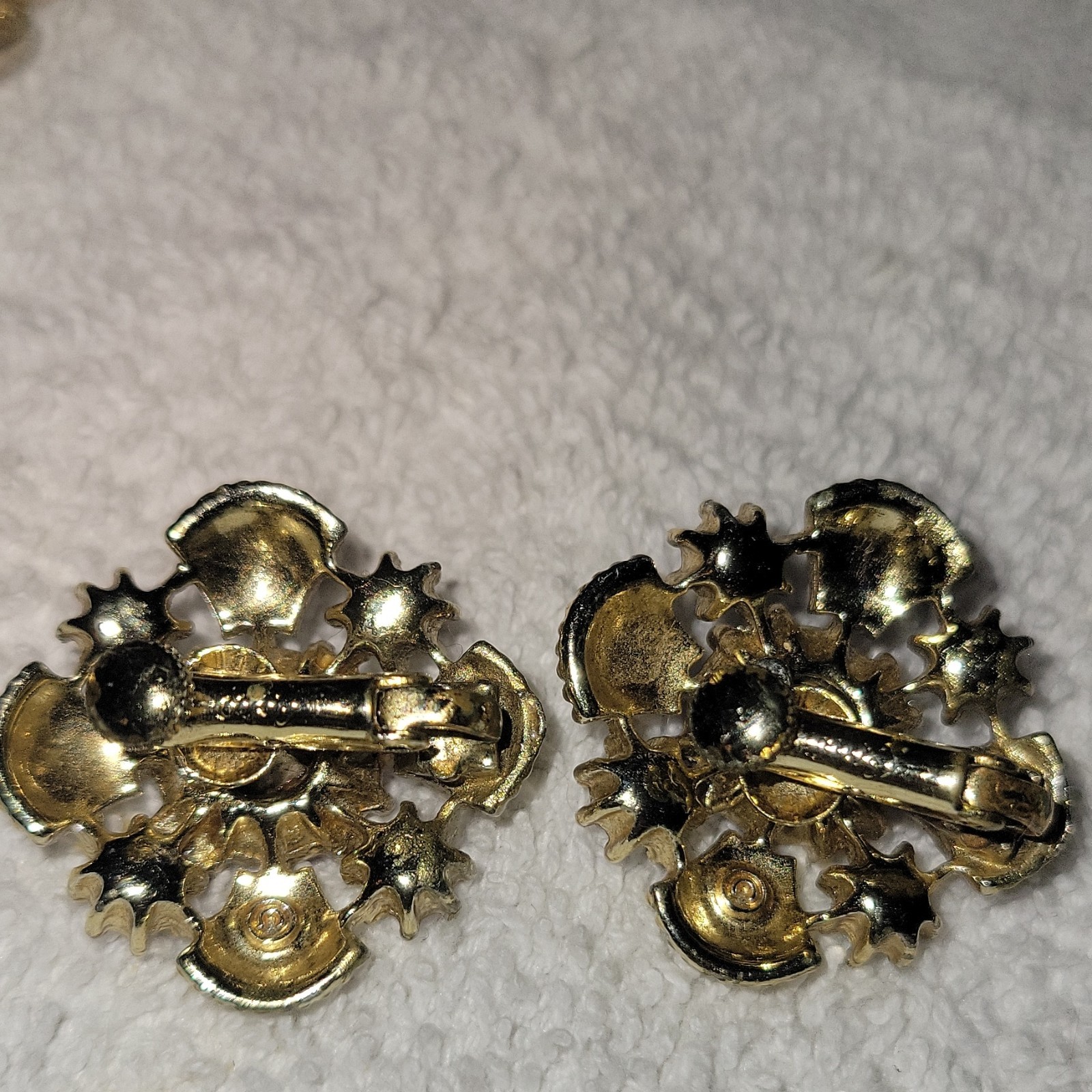 Beautiful Lot of Vintage Clip-On Earrings Free Ship in USA