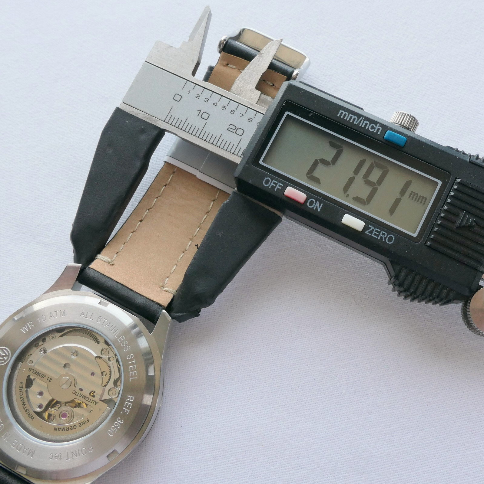 Volkwagen Classic Beetle Bug Car Accessory Aviator Pilot Driver Automatic Watch