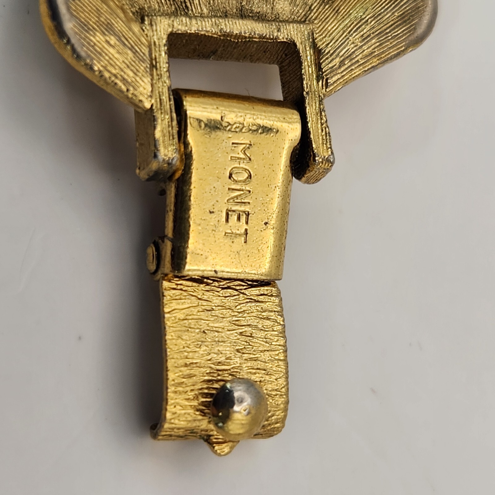 Vintage Monet Gold Tone Leaf Link Bracelet With Safety Chain Chunky Textured