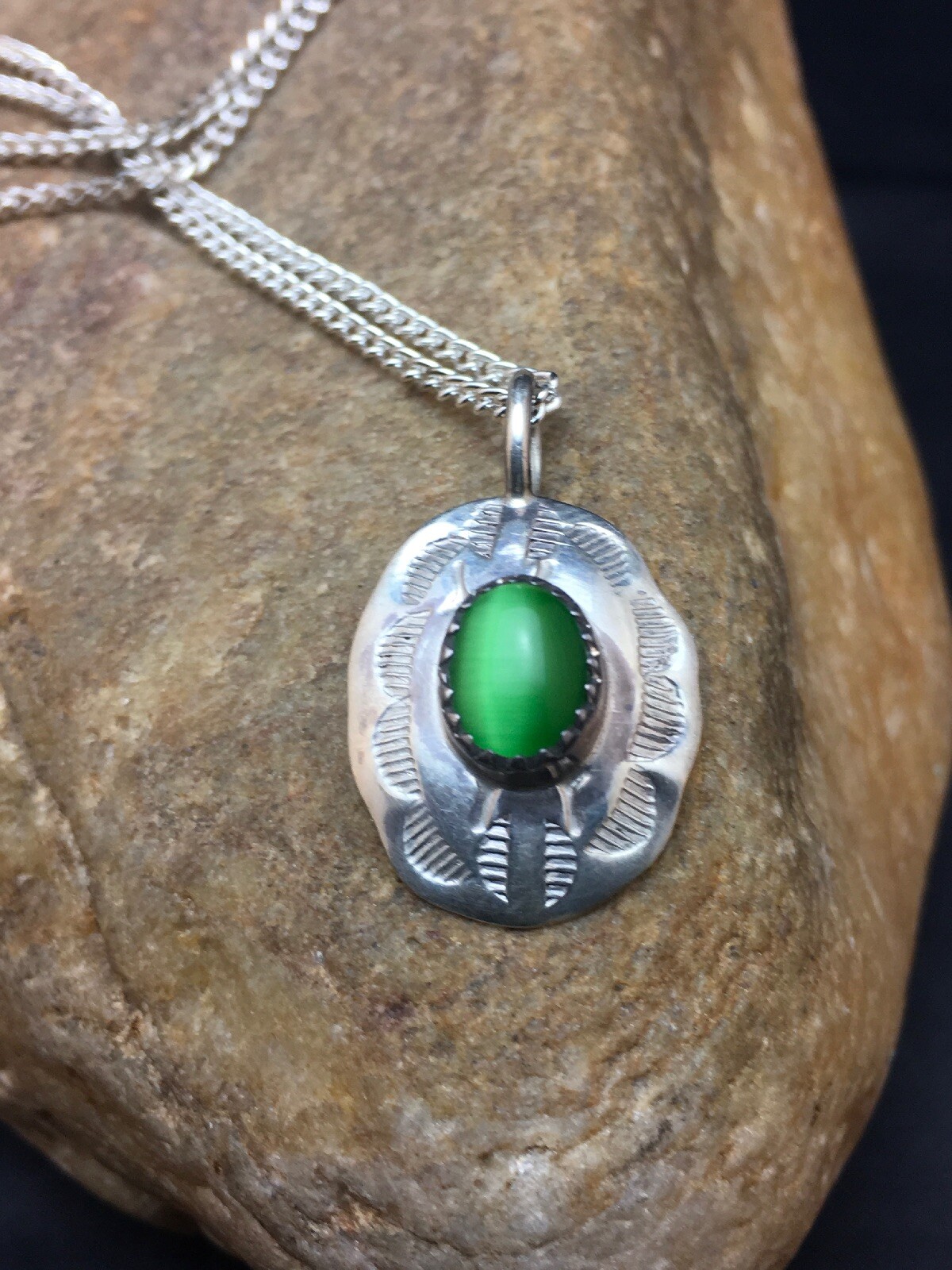Native American Green Stone Pendant Navajo Sterling Silver Necklace 8956