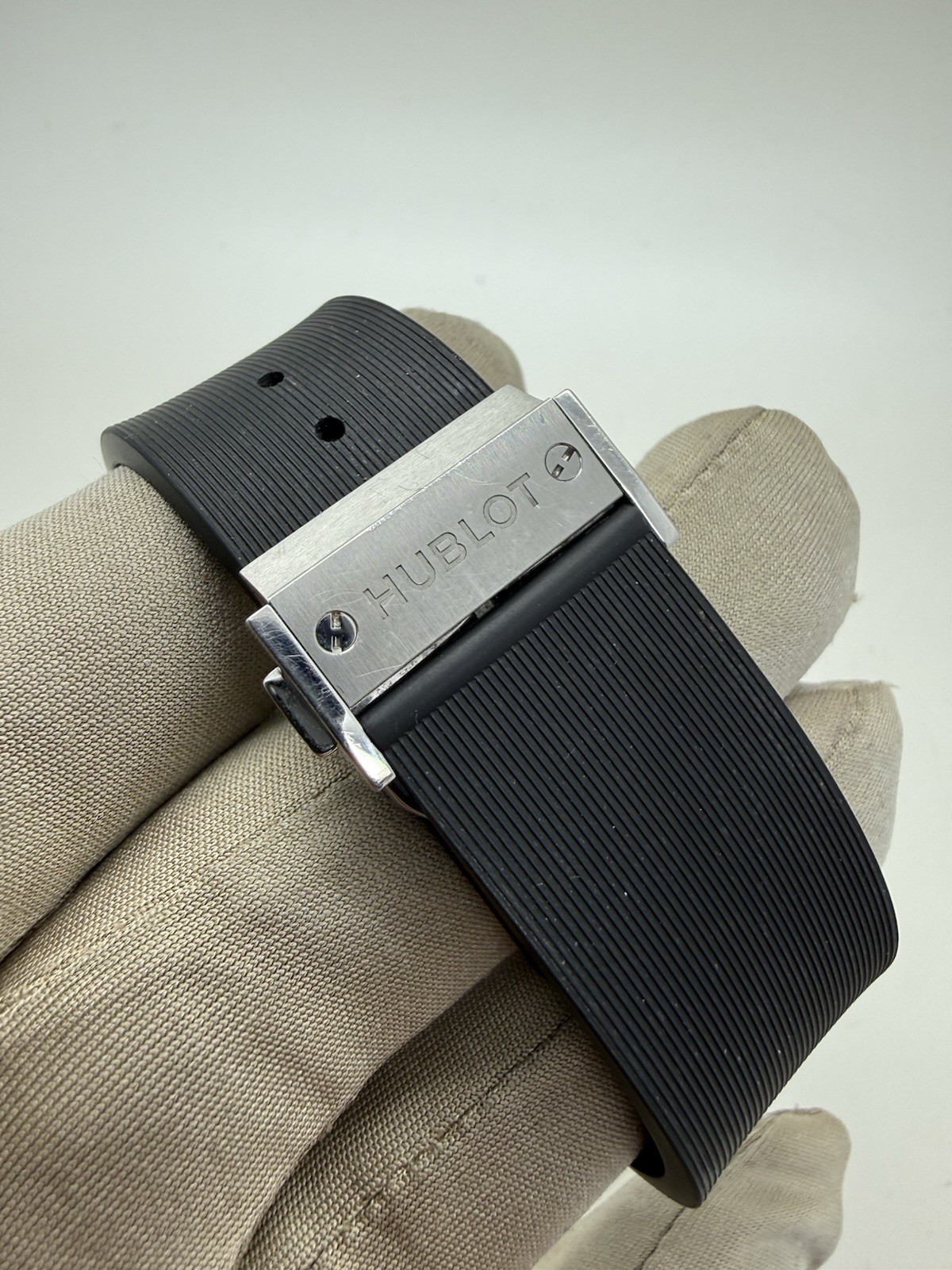 Hublot Classic Fusion Chronograph Auto Titanium Rubber Watch 521.NX.1171.RX B+P
