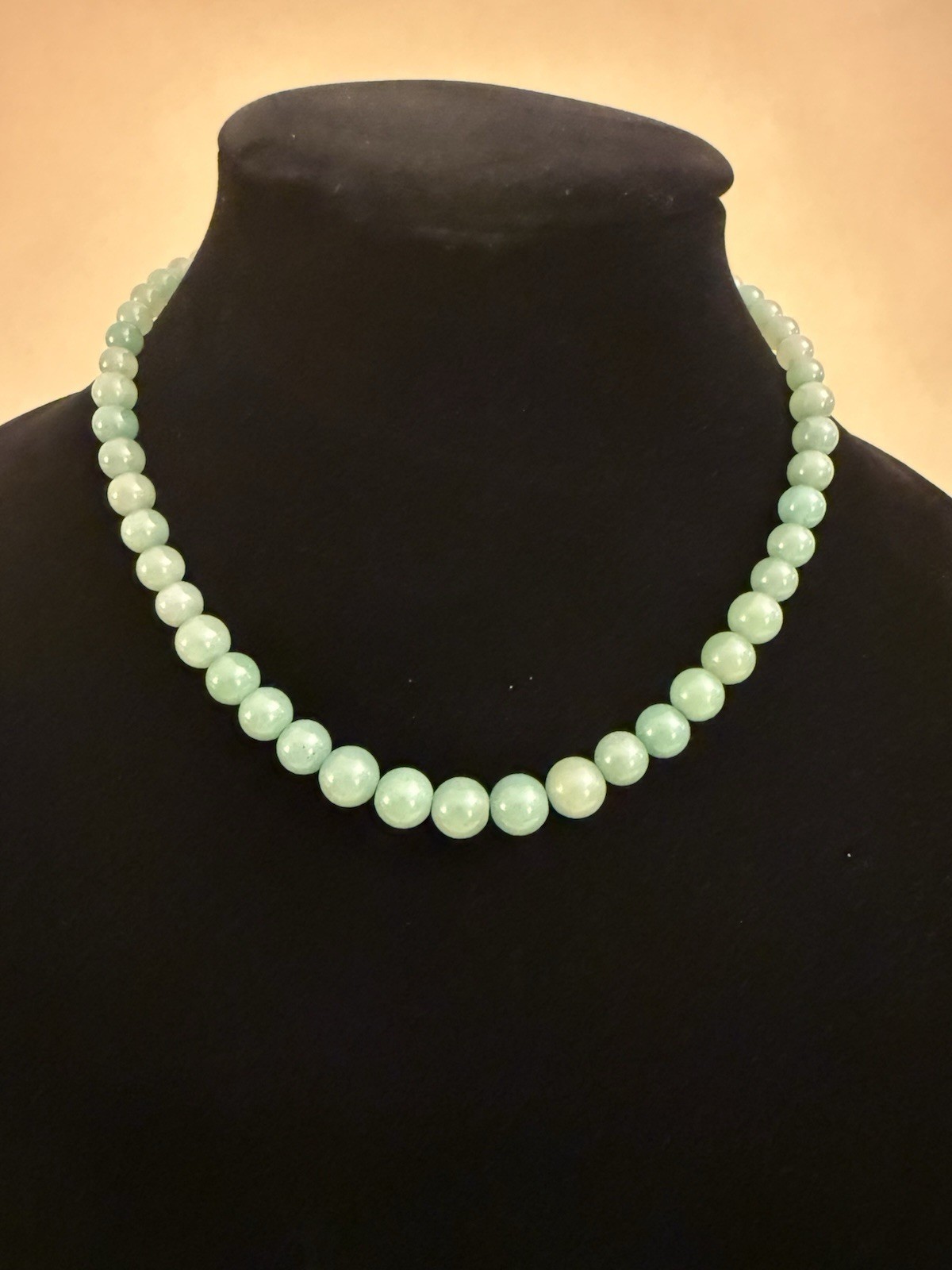 Vintage Chinese Export Light Green Jadeite Jade Beaded Choker Necklace 16.5″