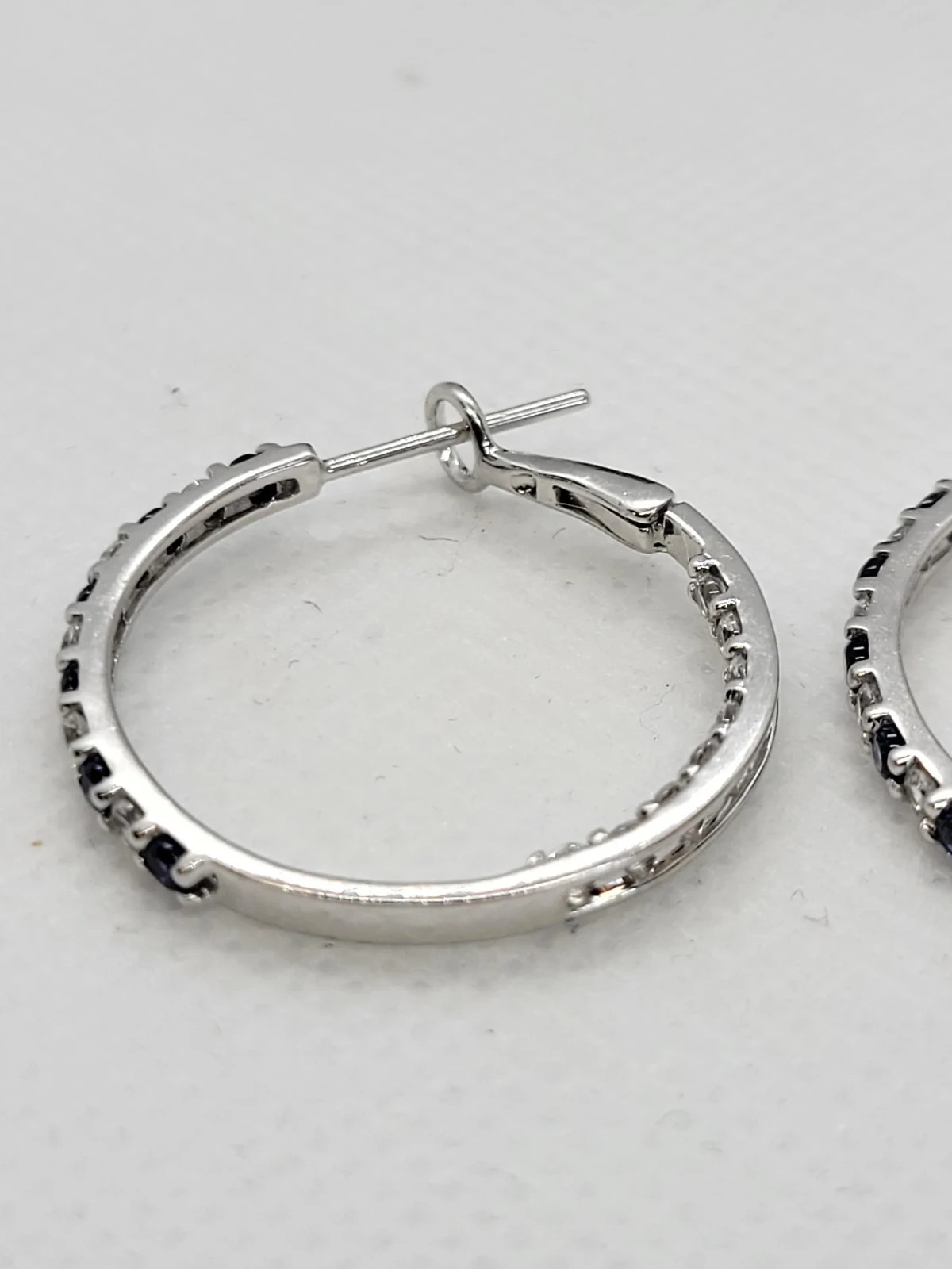 Jared 1Ok White Gold Blue and White Sapphire Sapphires Hoop Earrings with Paperw
