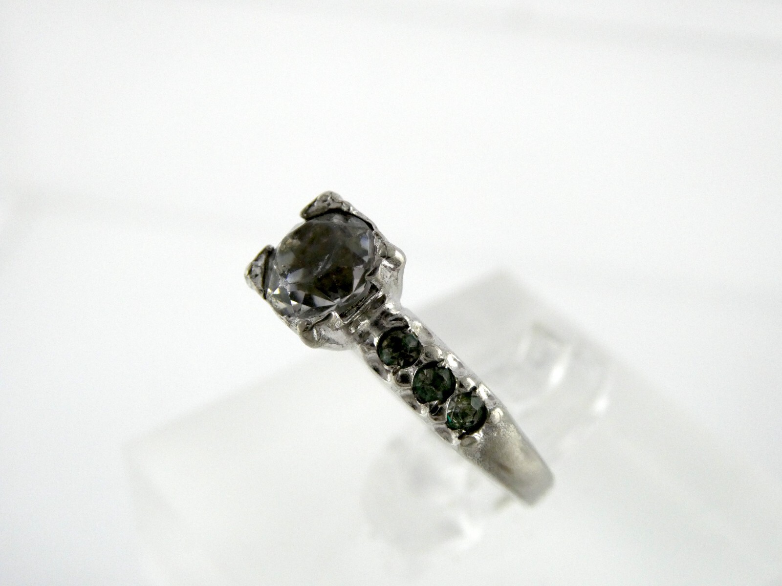 Vintage Sterling Silver Cut Paste Glass Gem Ring 925 Size 7.75 Weighs 2.4 Grams