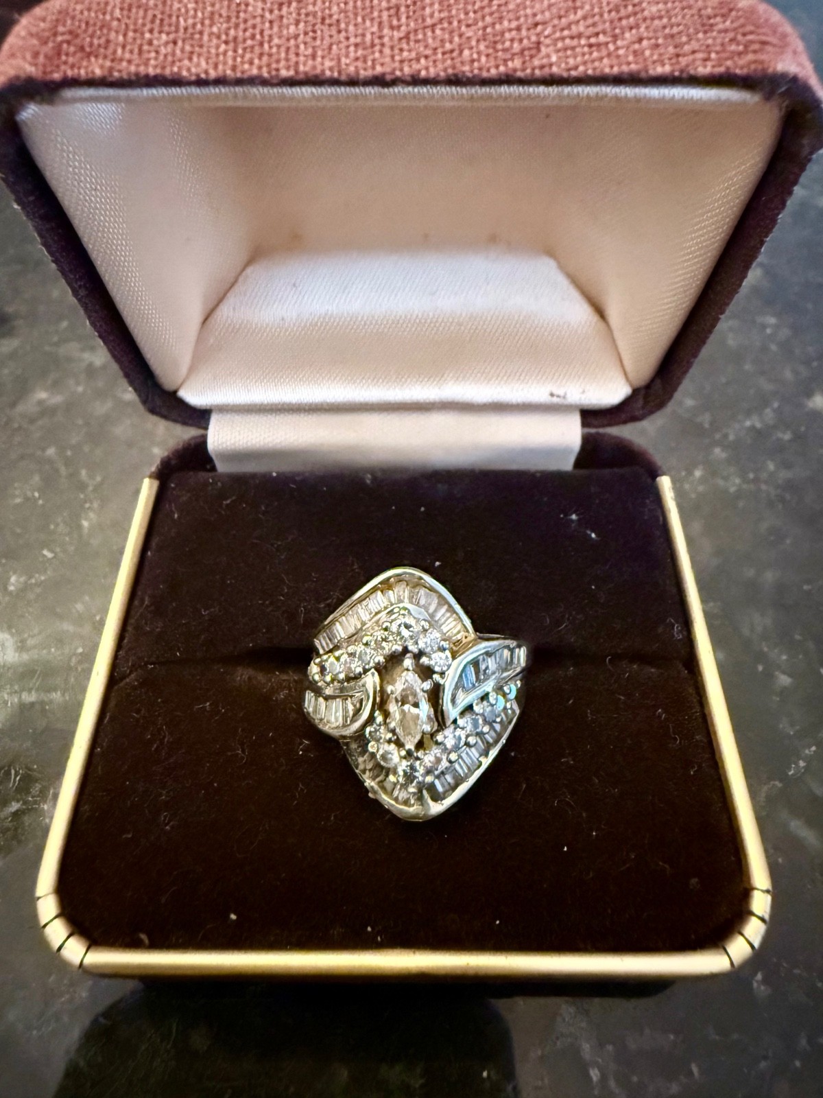 Vintage 14K Gold & Natural Diamonds Cocktail Ring Size 7 Weighs 8.8 Grams