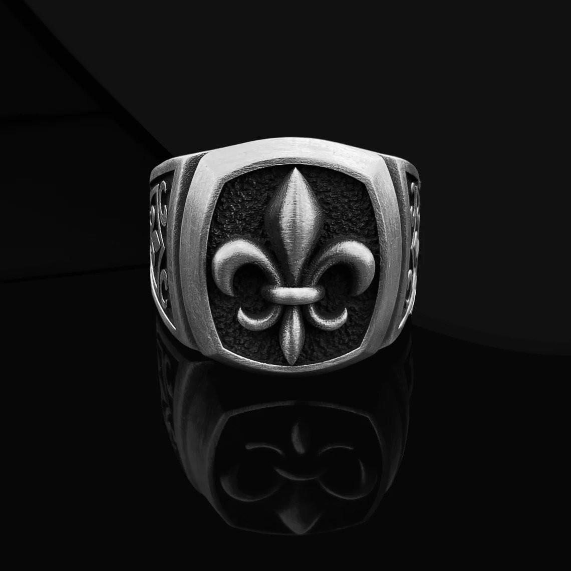 Fleur De Lis Signet Ring 925 Sterling Silver Handcrafted Oxidized Ring Duty Free