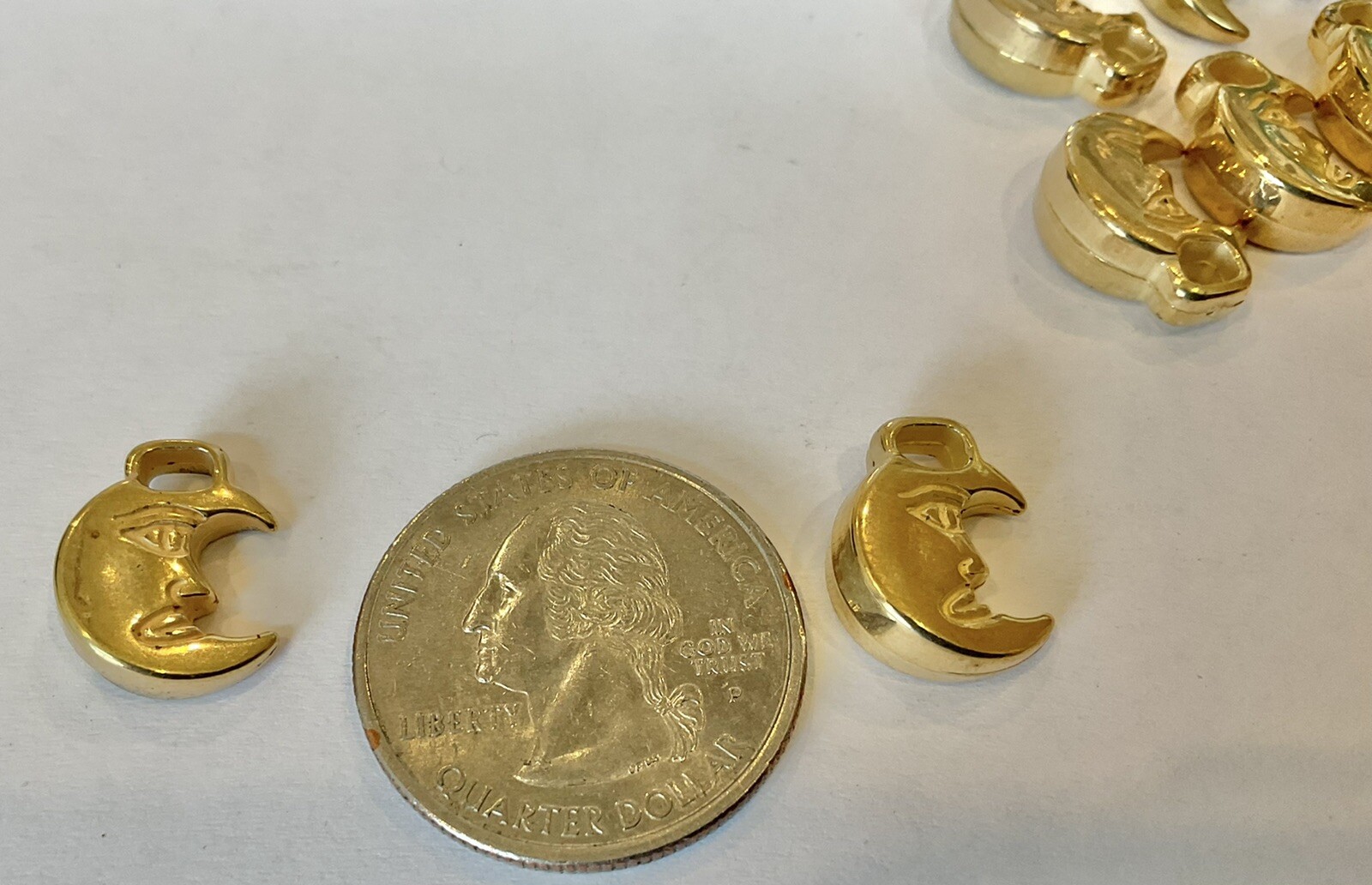 18 MM PLEXI PLATED CHARMS MOON GOLD 100 PCS $9.99