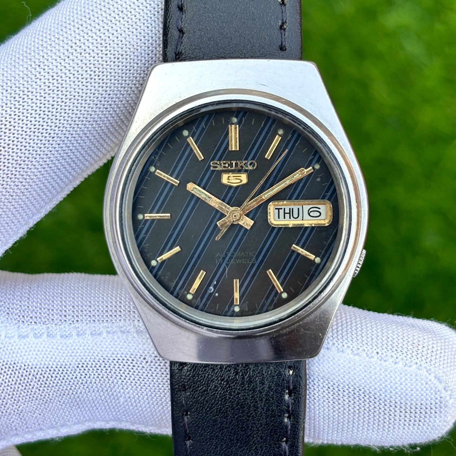 Vintage Seiko 5 Elegant Pattern Dial Automatic Japan Made Men’s Watch 7009-7031