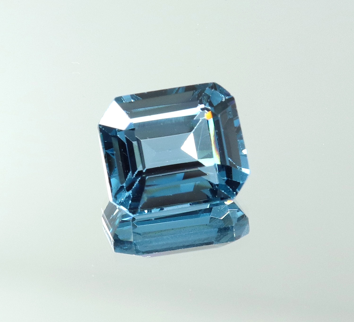 Natural 7.75 Ct Museum Blue Aquamarine Emerald Cut Certified Loose Gemstone