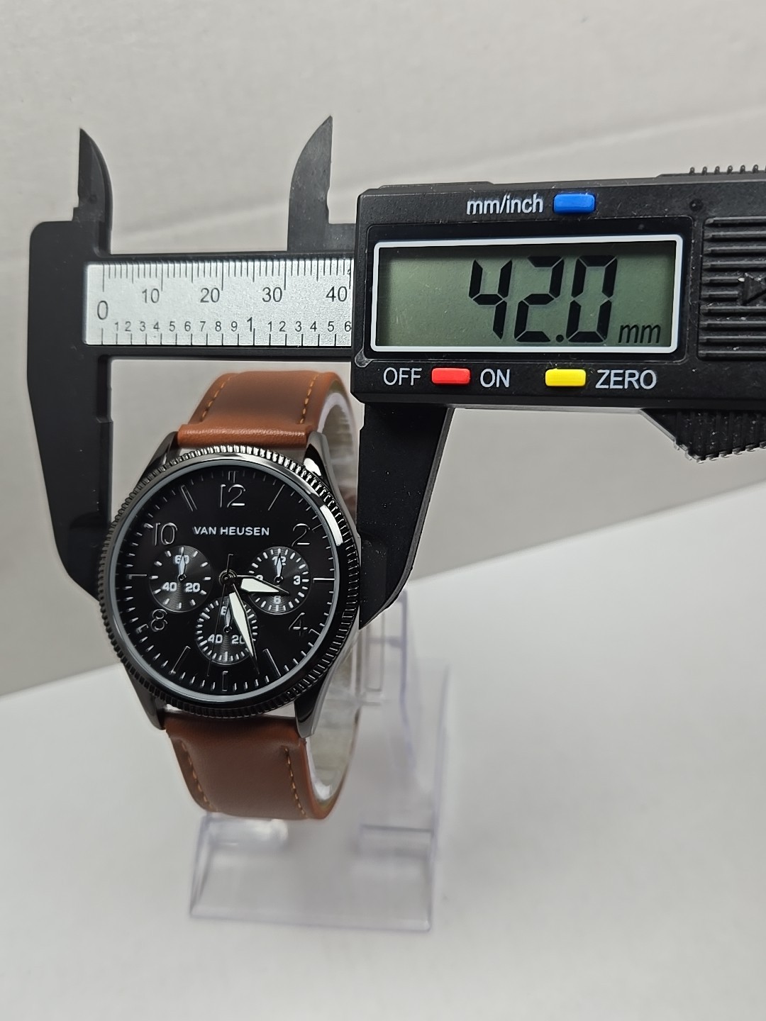 Van Heusen VAN5704RO Mens Black Multi Dial Leather Quartz Watch New Battery