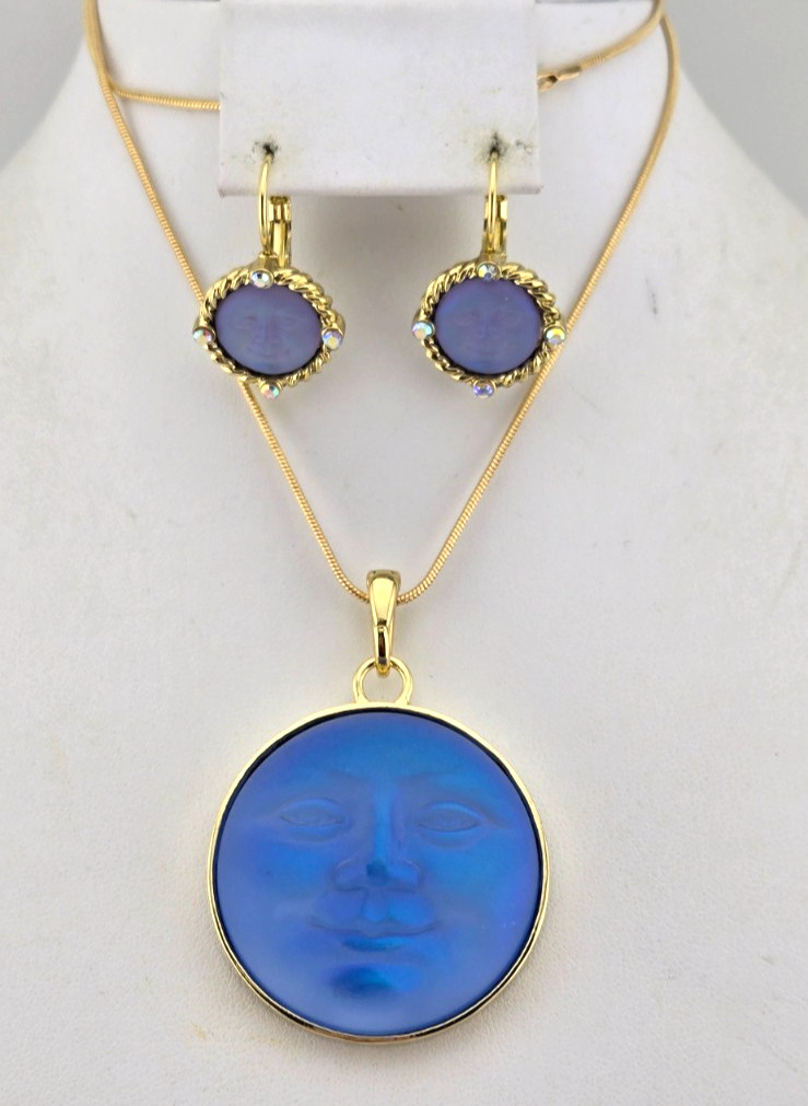 Kirks Folly Glass Seaview Moon Magic 35mm Charm & Earrings GT/Matte Blue #149