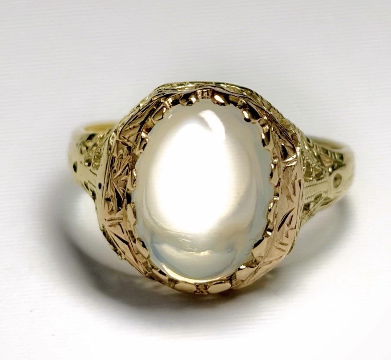 Antique Y Gold 14k Ring Ceylon Blue Flash Moonstone Size 7.5 3.2 Grams