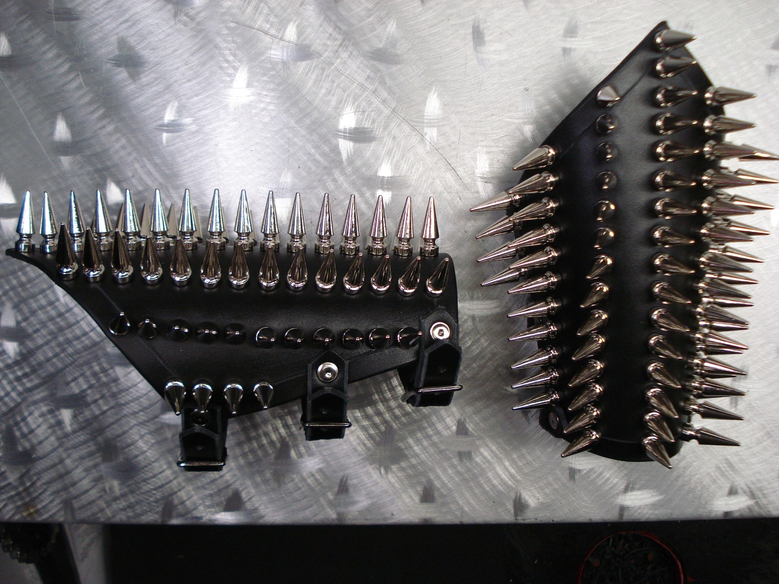 LEATHER SPIKED MEDIUM GAUNTLET.BLACK METAL…(MDLG0032)…..MAYHEM