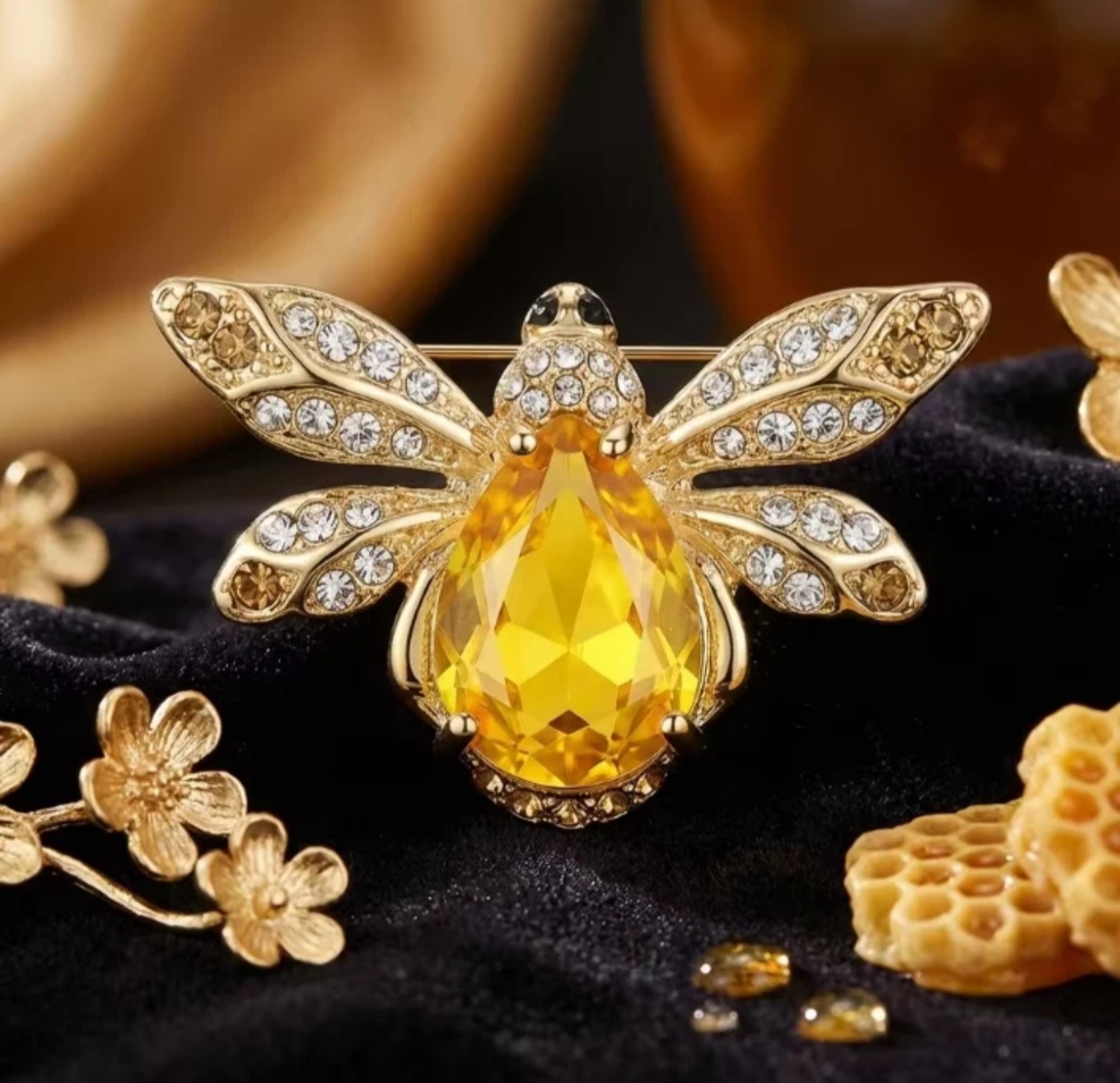 Gold Tone Bee Brooch Pin Yellow Teardrop Crystal Rhinestone 3.3cm MM-BR-5764-YL