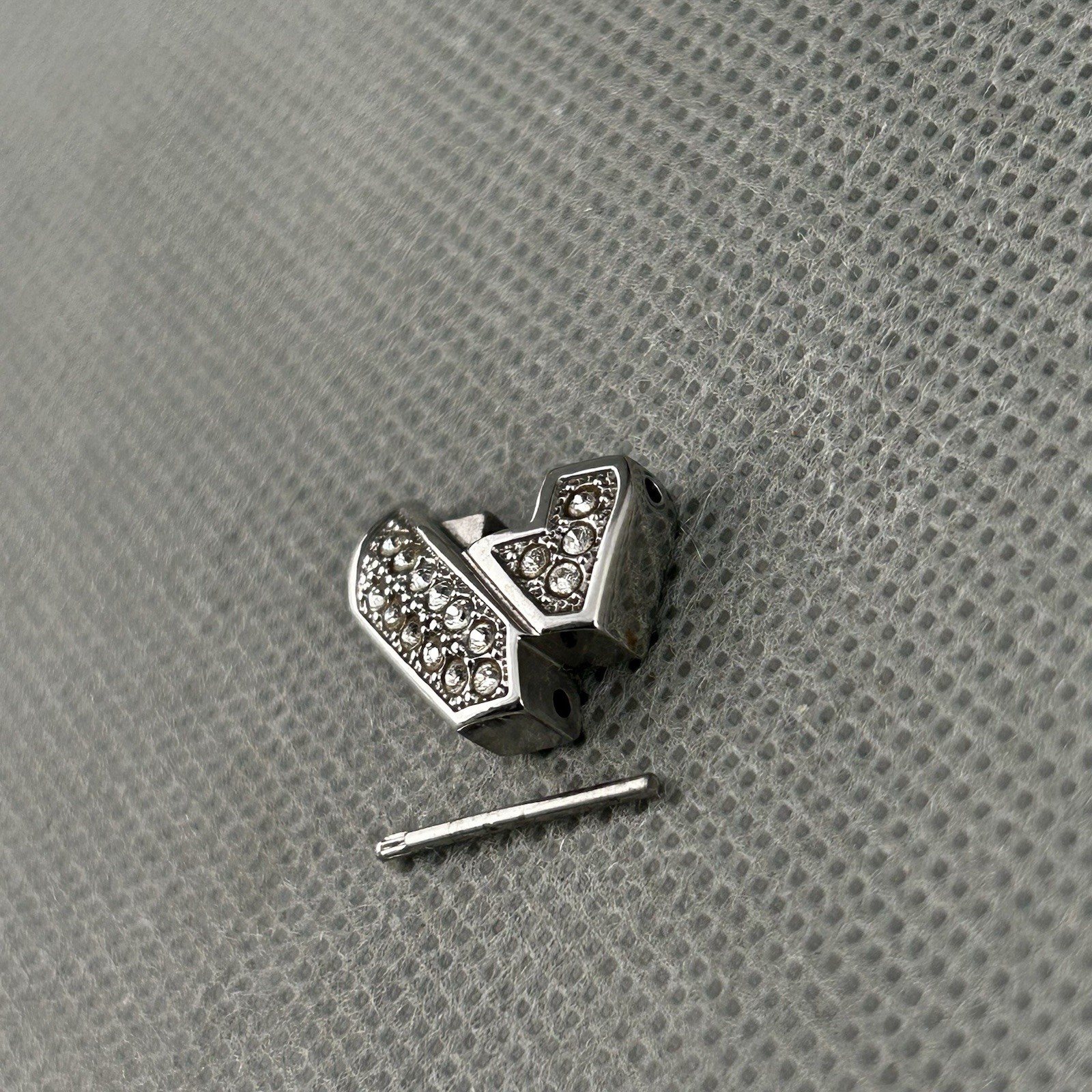 DKNY NY-4228 Link Pin For Watch Silver 17mm Stainless Steel Crystals Original