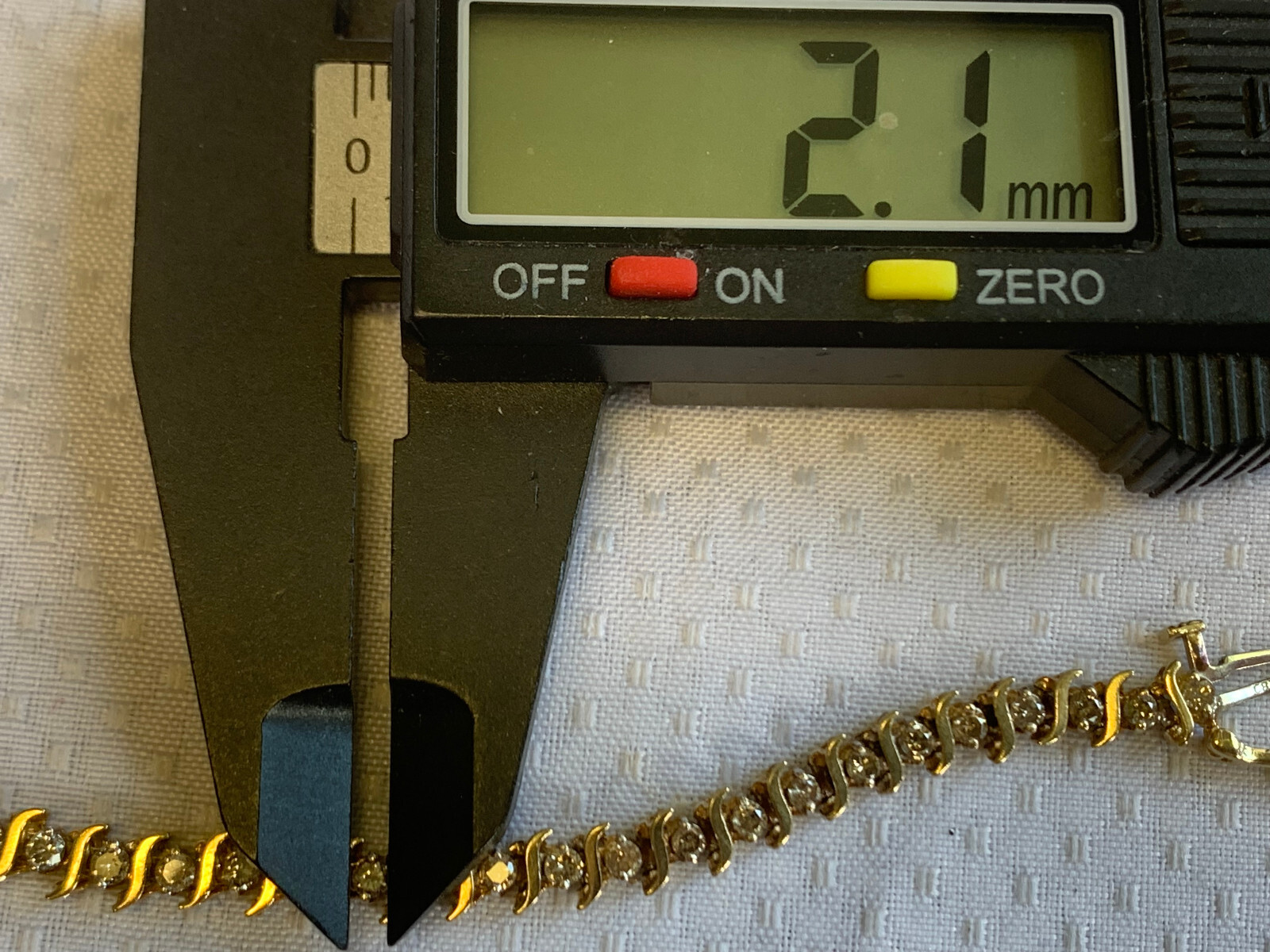 10K Yellow Gold Diamond Bracelet 7.71g Fine Jewelry 7″ Round Prong Box Clasp