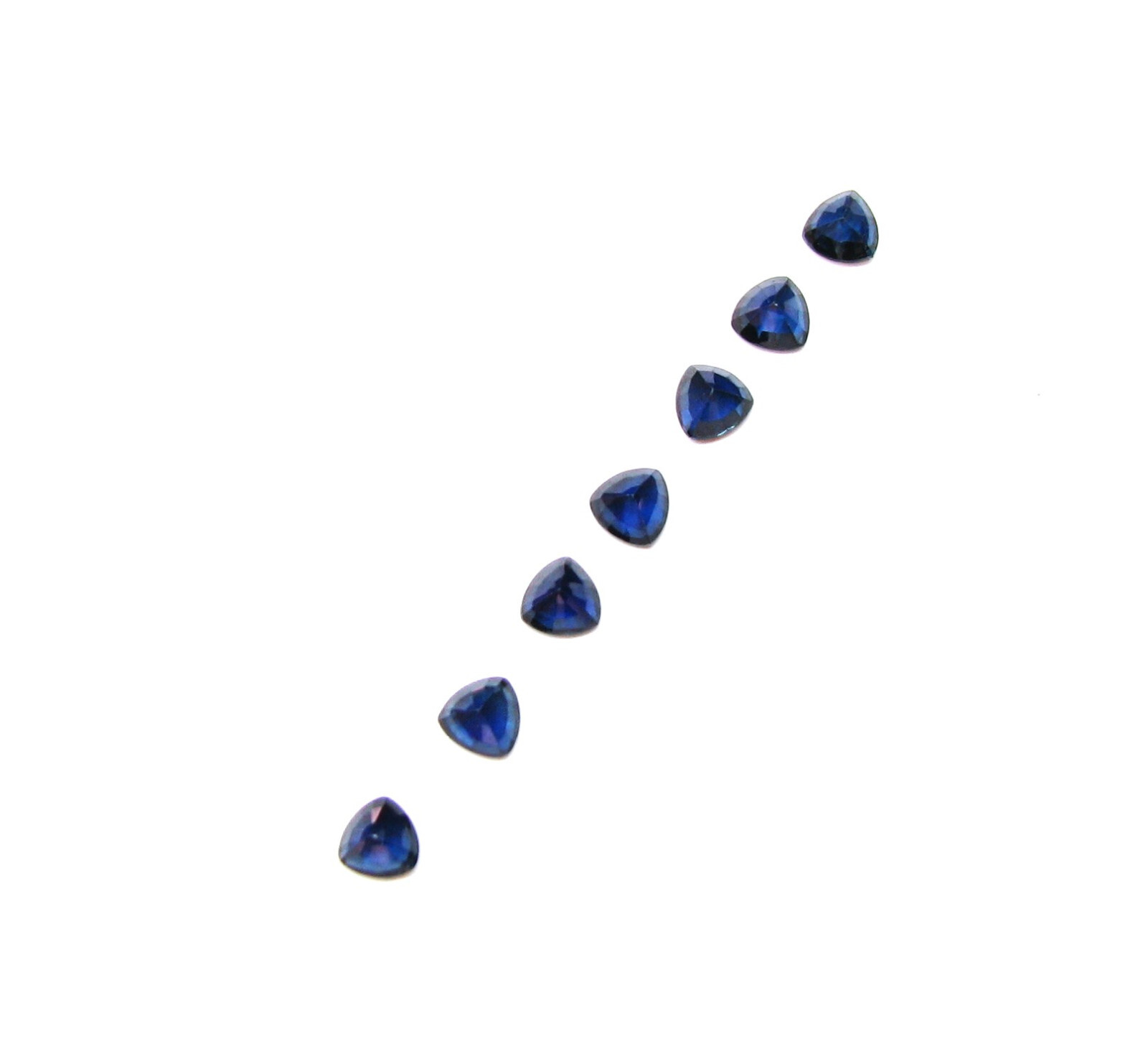 Natural Loose Gem Trillion Blue Sapphires 3.34 Cts Tol, 7 Pcs 4.5×4.5 MM LxW