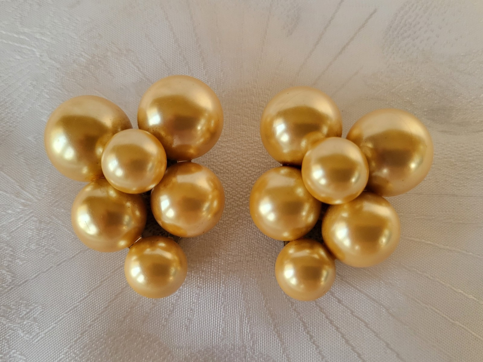 Pair of Vintage Beige Antique Cream Faux Pearl Cluster Grape Fur Dress Clips 2