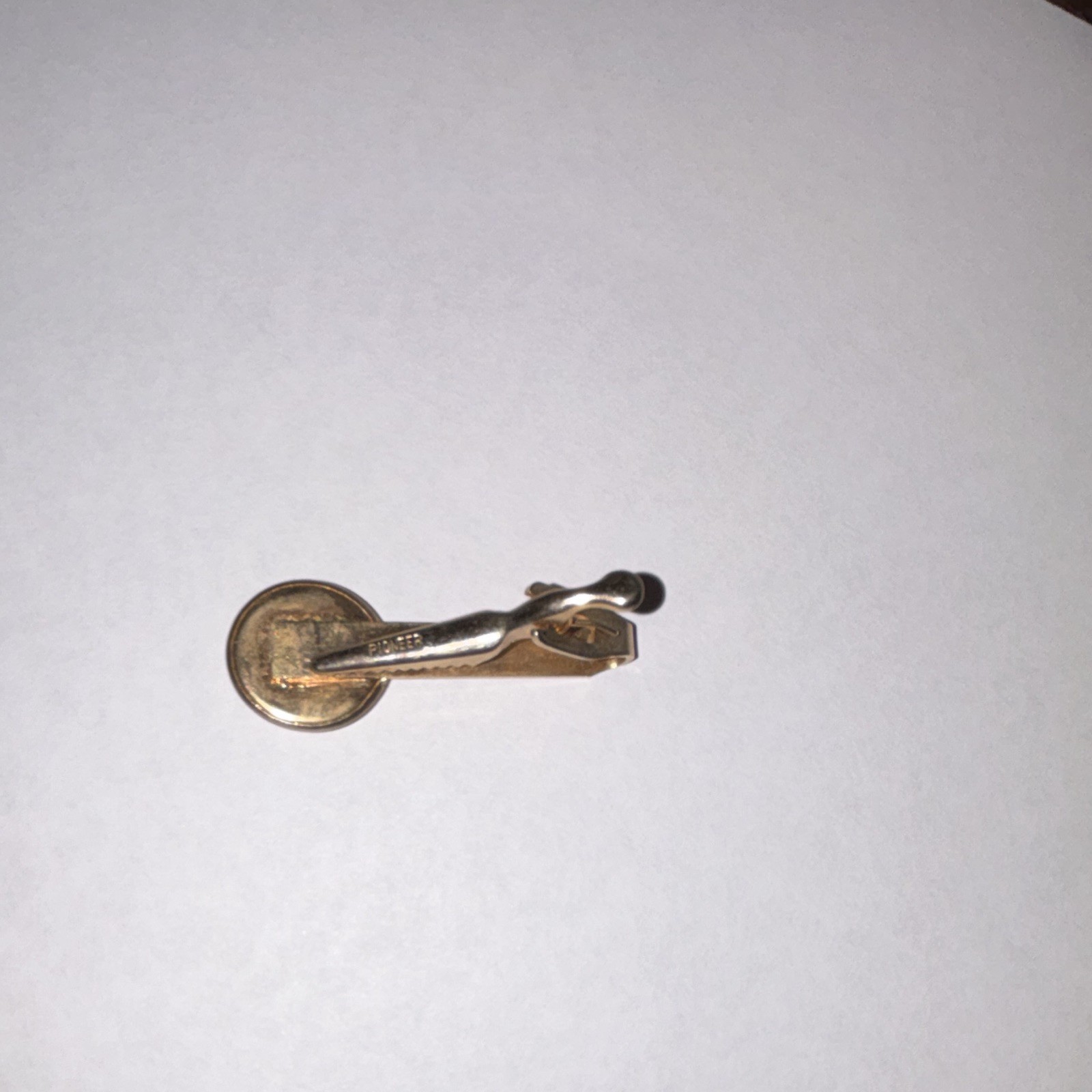 Men’s Gold Tone Tie Bar Clip, Round Face Bird Emblem, No Stone