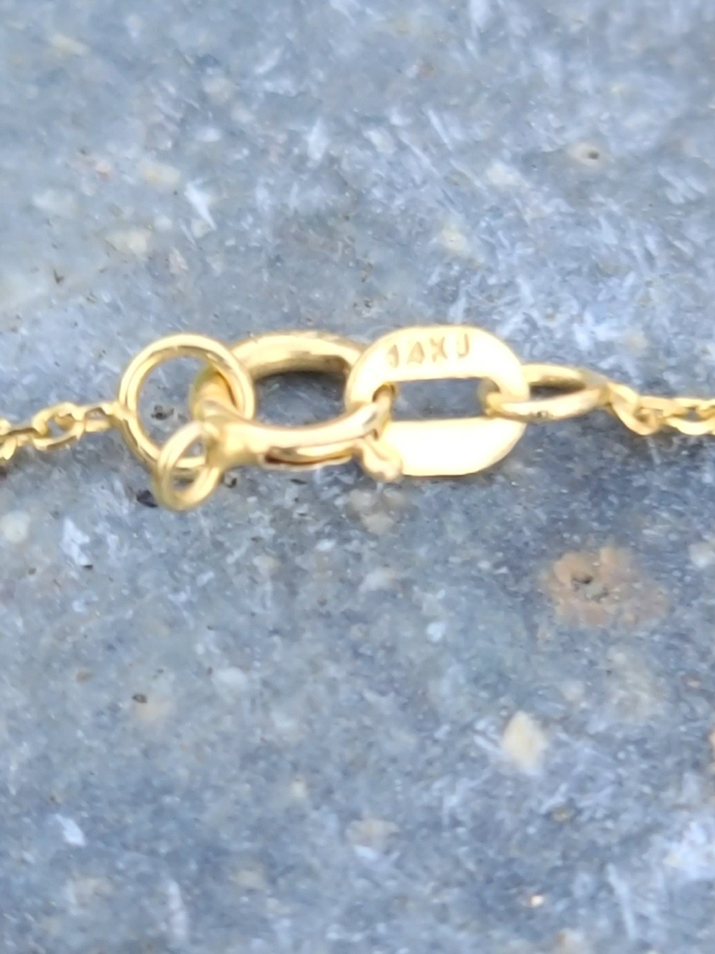 14k Solid Yellow Gold AAA Iced Station Pendant Chain Necklace 18″ Signed 2.27gr
