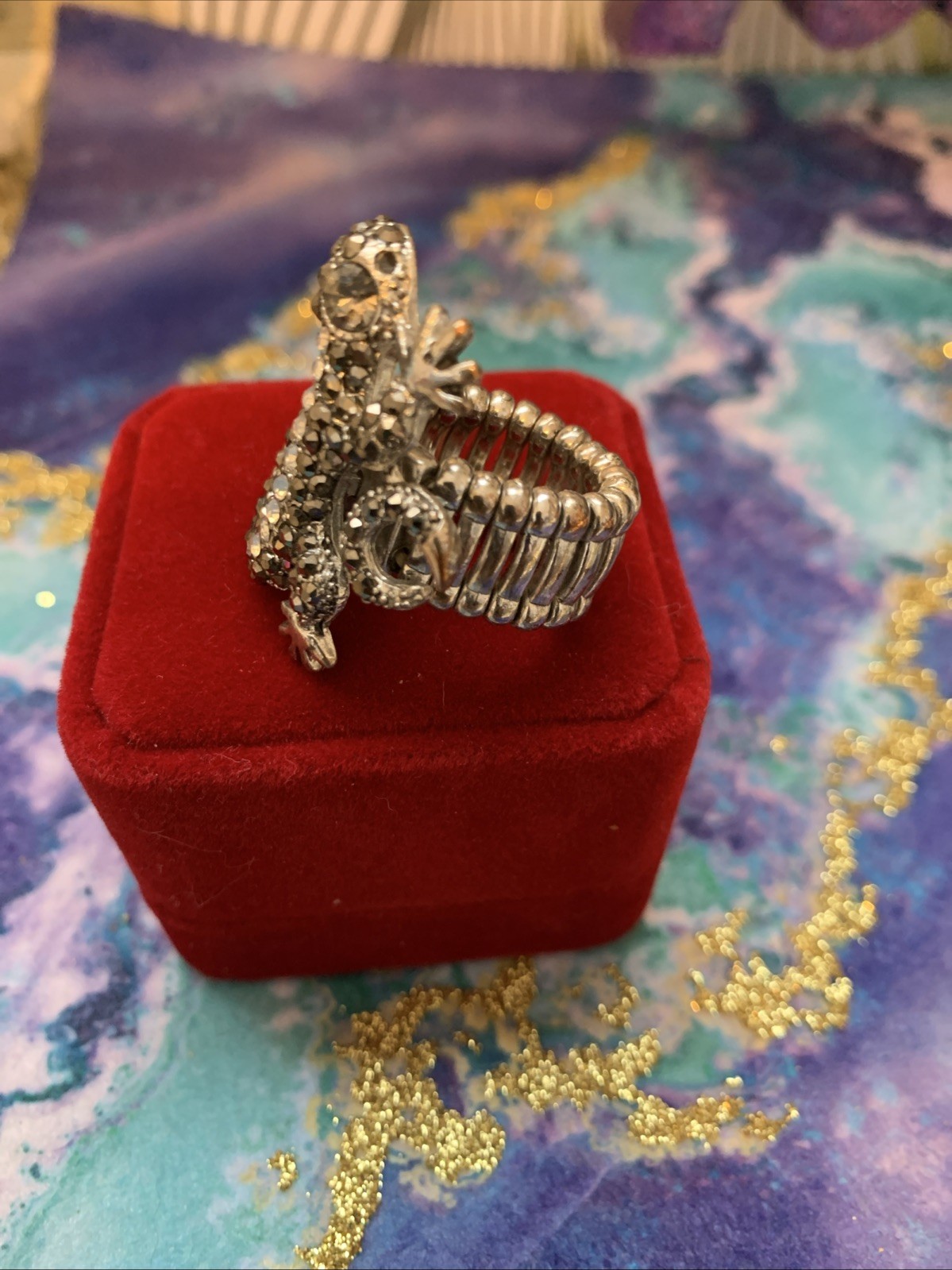 Silver Tone Rhinestone Lizard Stretch Fashion Stretch Ring