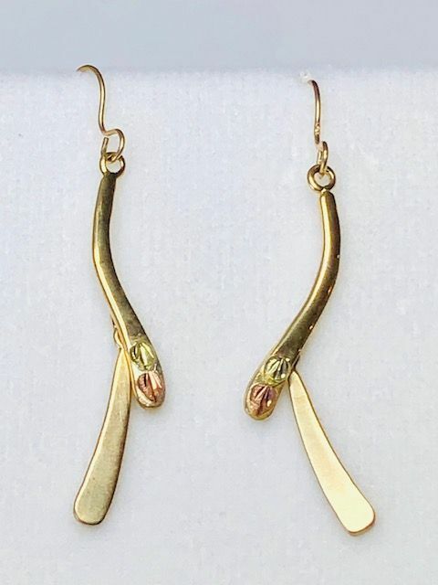 Landstrom’s Black Hills Gold DANGLE EARRINGS