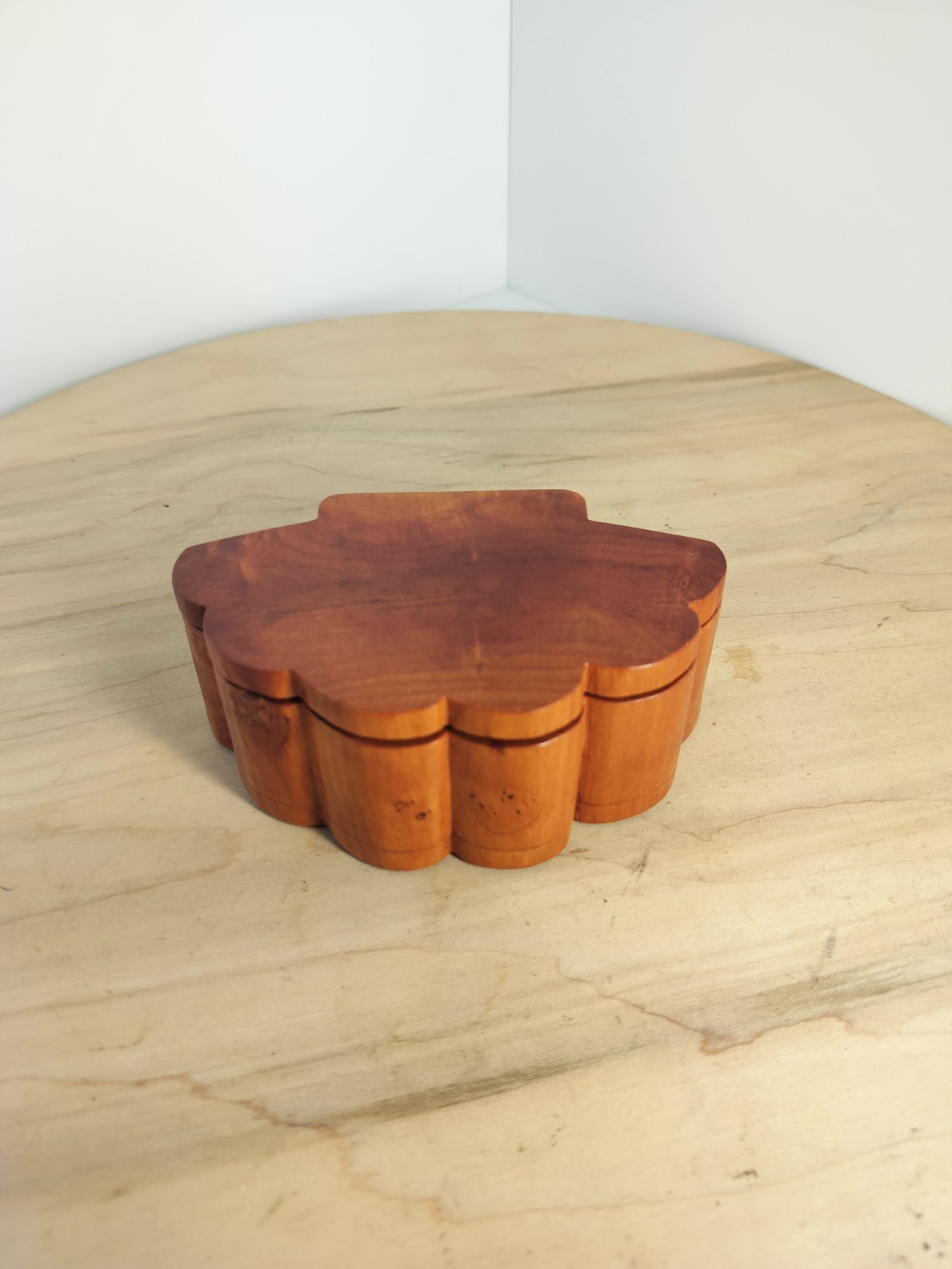 VTG BANDSAW JEWELRY WOODEN BOX LIDDED LIGHT WEIGHT WOOD 7.25″L X3.25″W