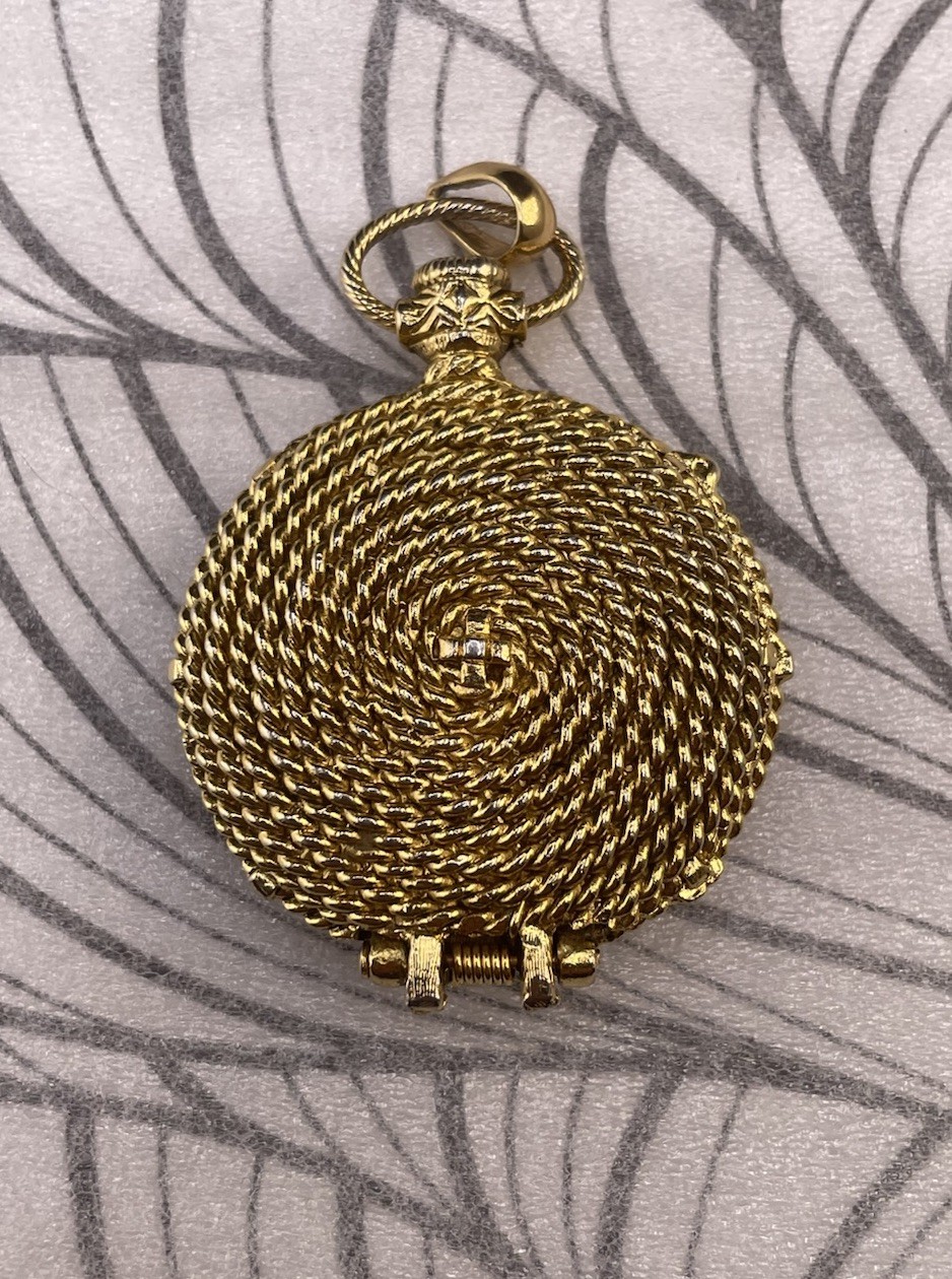 Vintage Ladies Gold Tone Lip Balm Hinged Pocket Watch Compact Jewelry Pendant