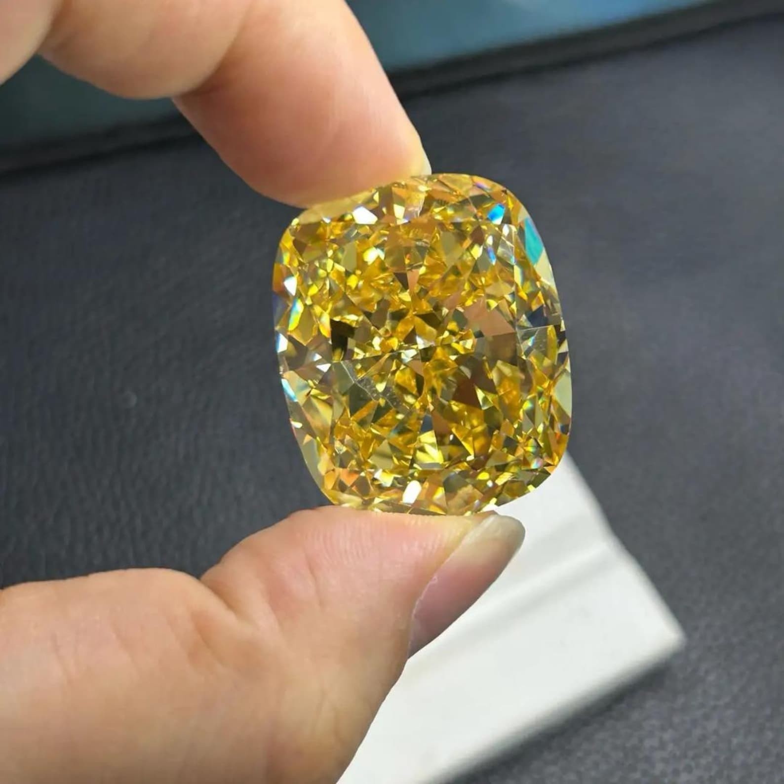3 Ct Natural Vivid Yellow ‘D’ Color VVS1 Unheated Loose Diamond Cushion Cut