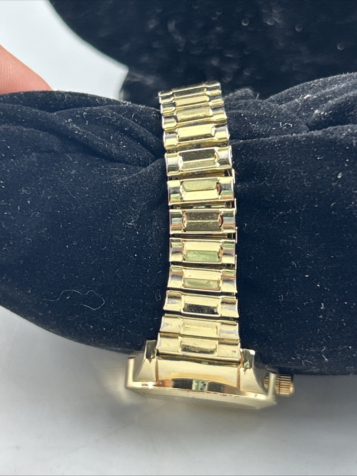 28MM Women’s Watch White Dial Gold Case Expandable Band 6″ Needs Battery – Clean
