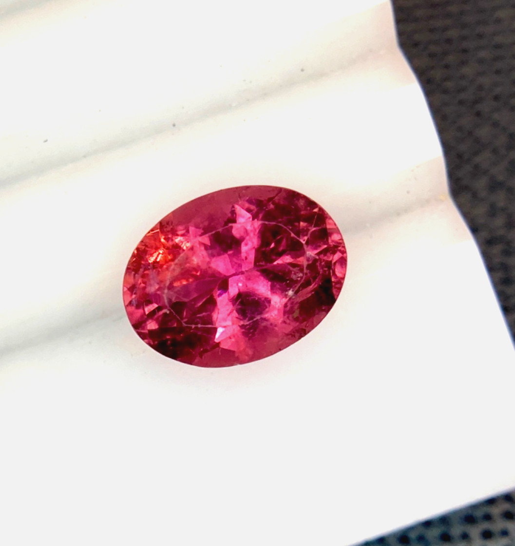 Winsome 1.91 Carats Hot Pink Tourmaline Oval Cut – AAA Quality Natural Color 9×7