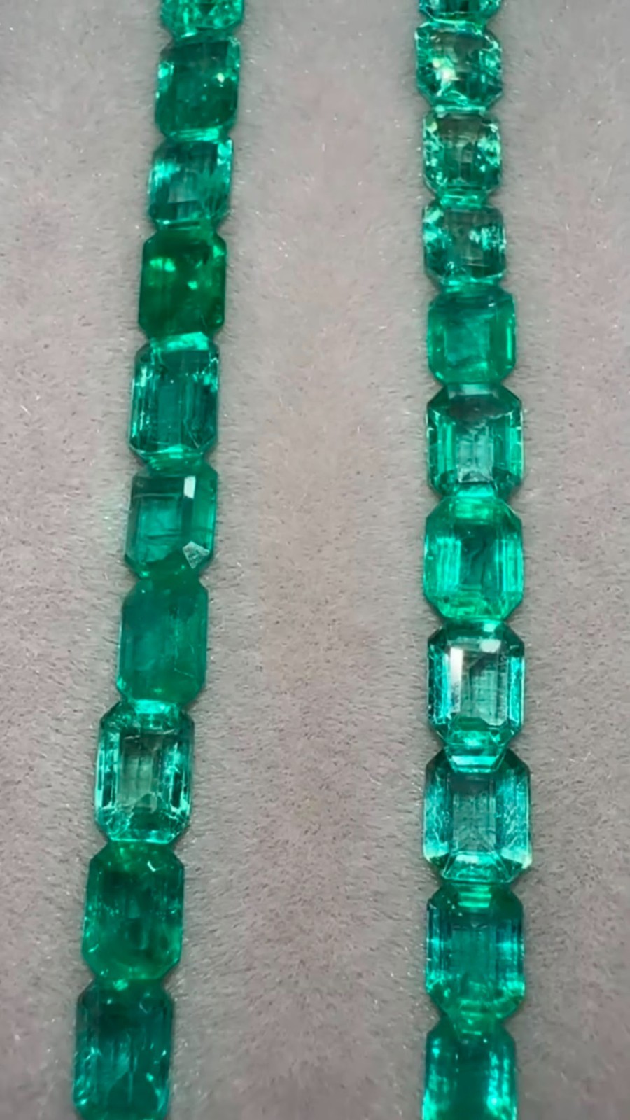 13.54Ctw Natural Rare Vivid Green Zambian Emerald
