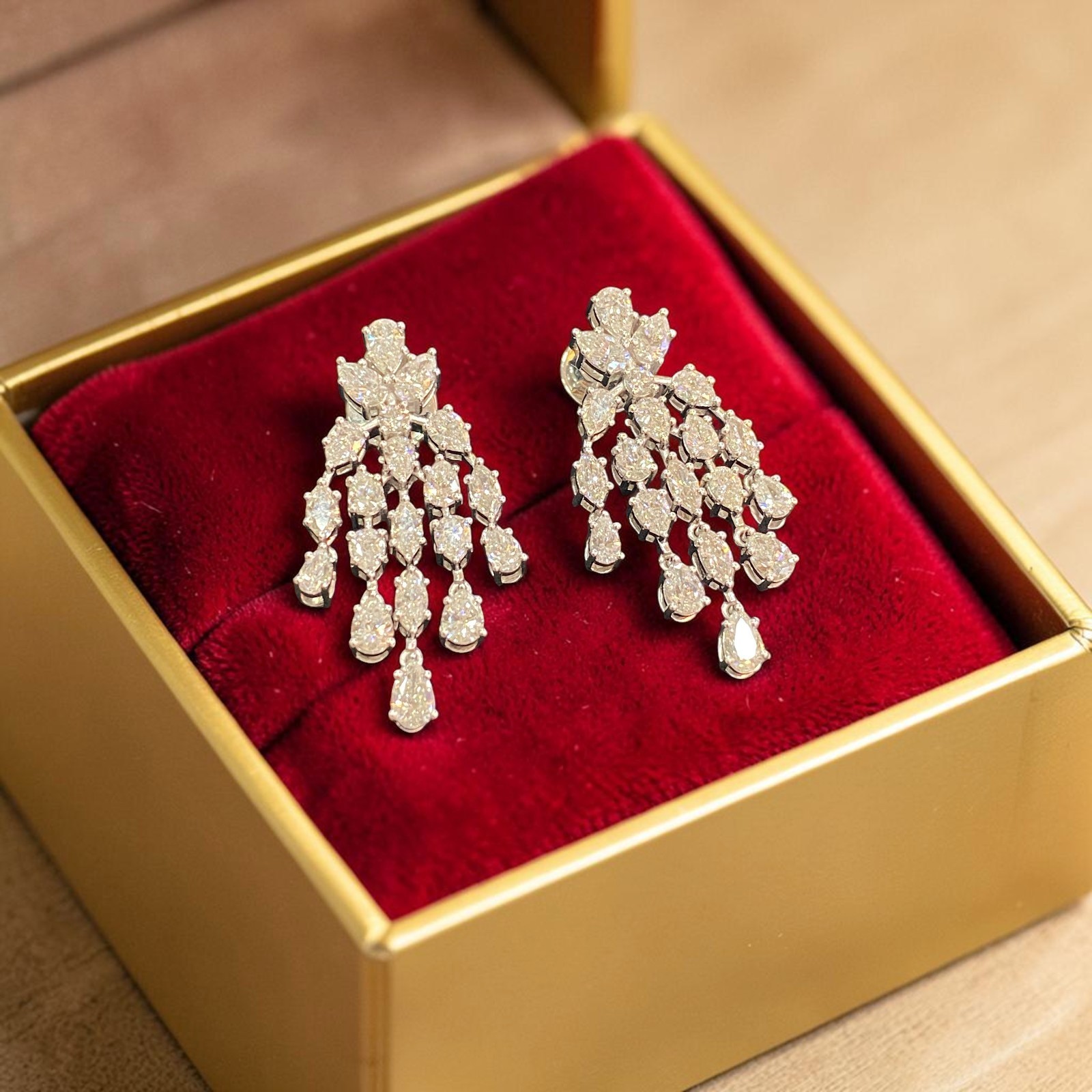 Beautiful 4.07 Cts Pear Marquise Round F/VS1 Diamonds Dangle Earrings 18K Gold