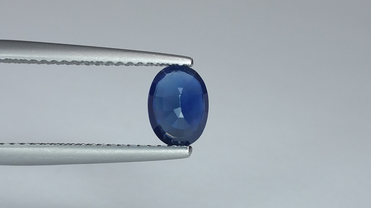 Sapphire Extraordinary GIA Certified 1.03ct 7x5mm Oval