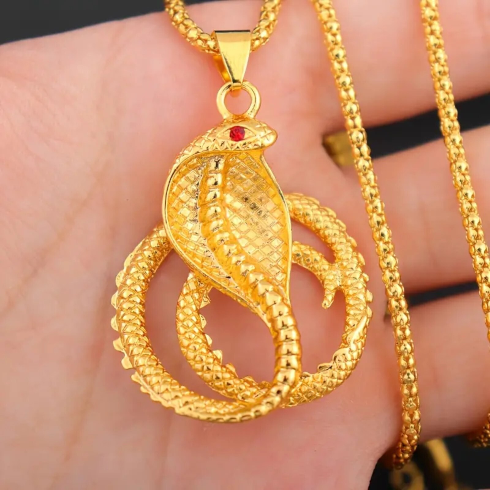 Red Eyed Cobra Pendant Necklace, 60cm Length Chain, Gold Plated Zinc Alloy. BB24