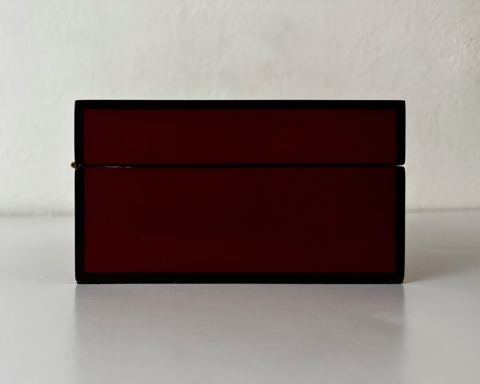 HENRY BENDEL Izak Zenou JEWELRY BOX red laquer WITH KEY