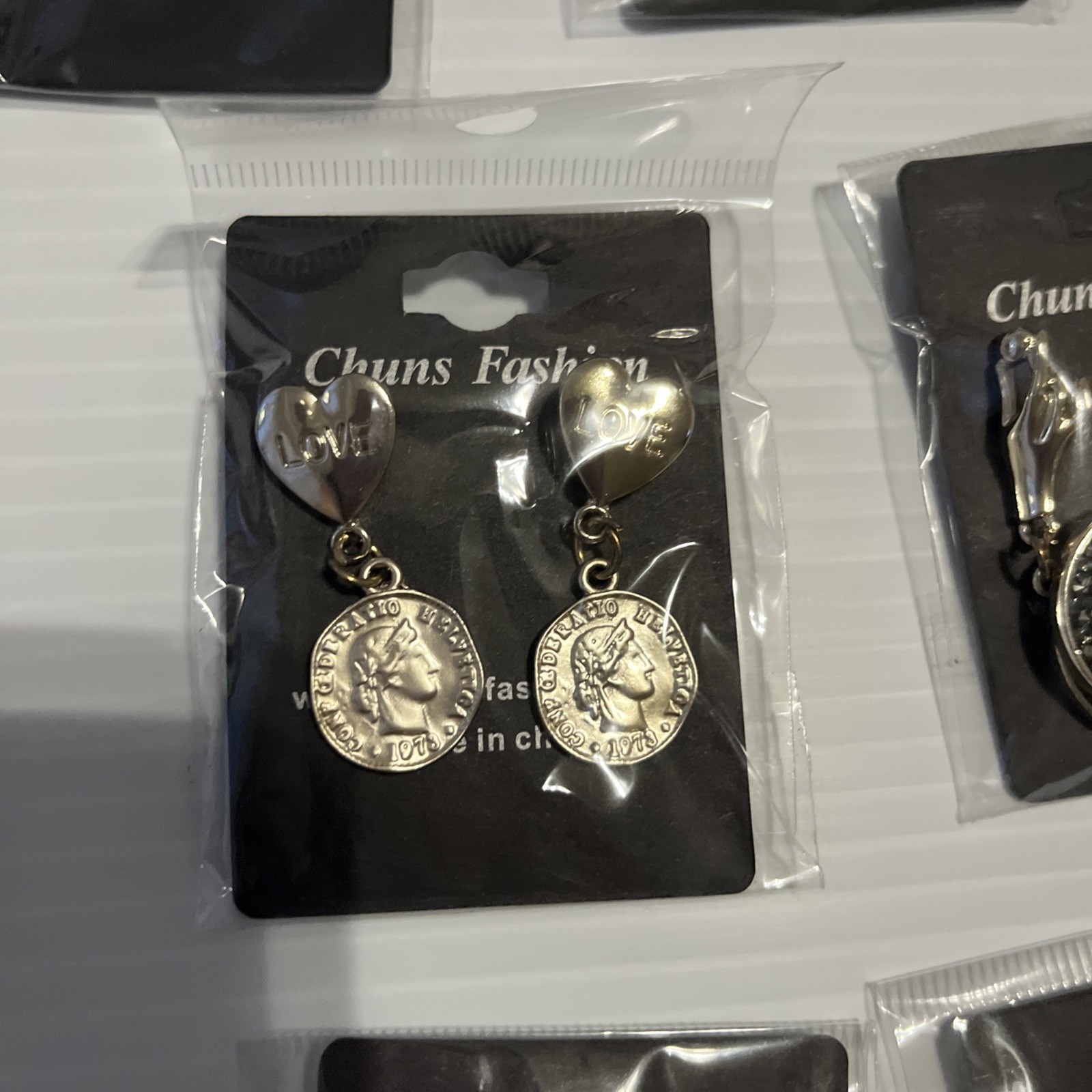 Lot of 140 Chuns Fashion Jewelry Earrings with different designs and colors