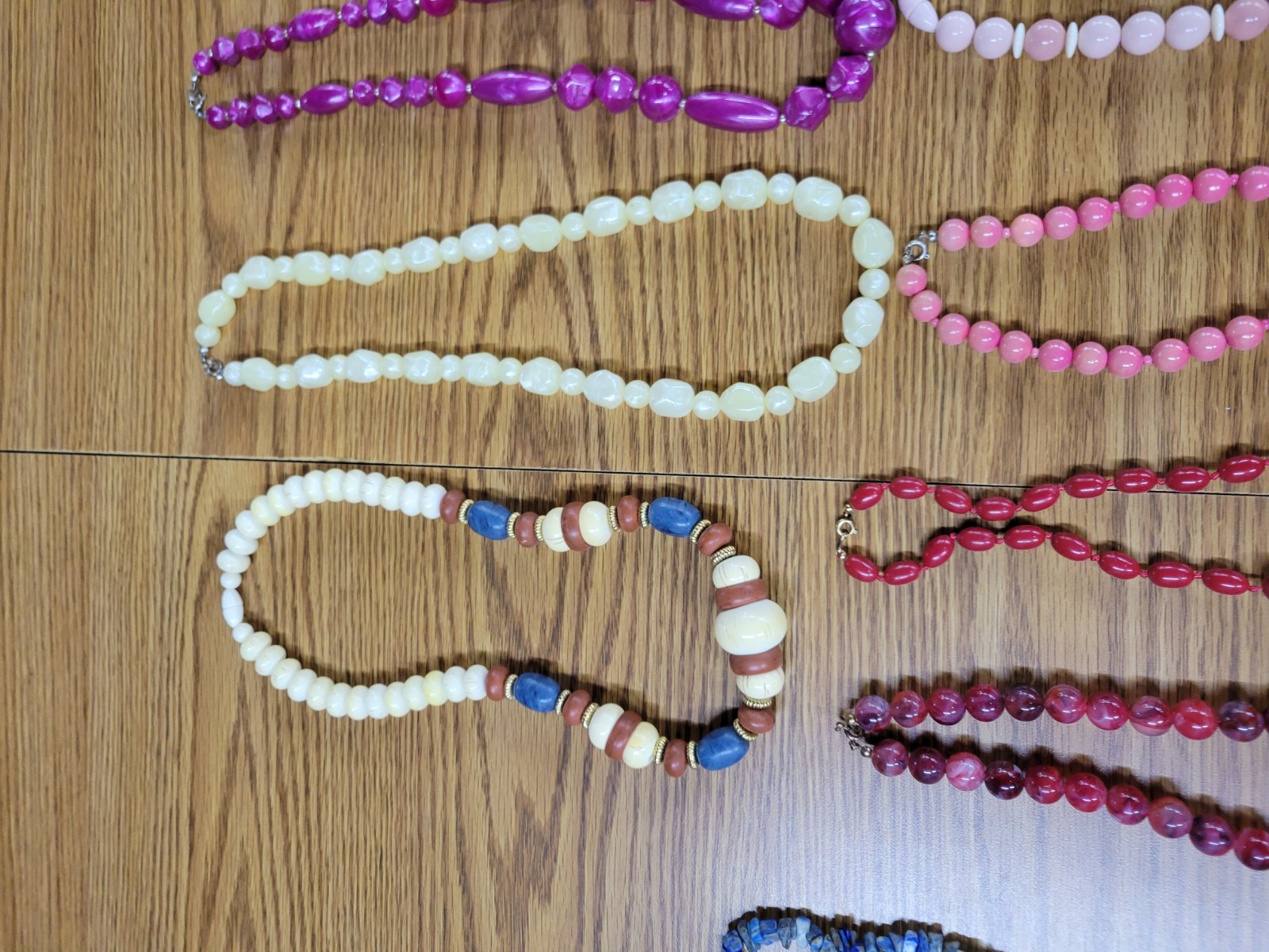 Vintage Beaded Necklaces Lot Of 16 Size Range Of 16 To 40 In Long