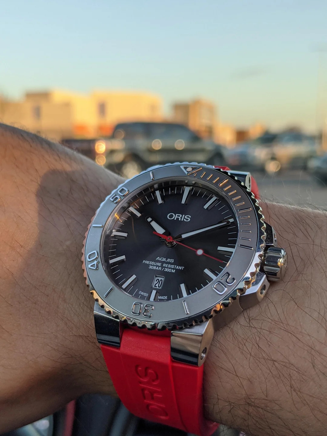ORIS Aquis Date Relief – Red – w/box