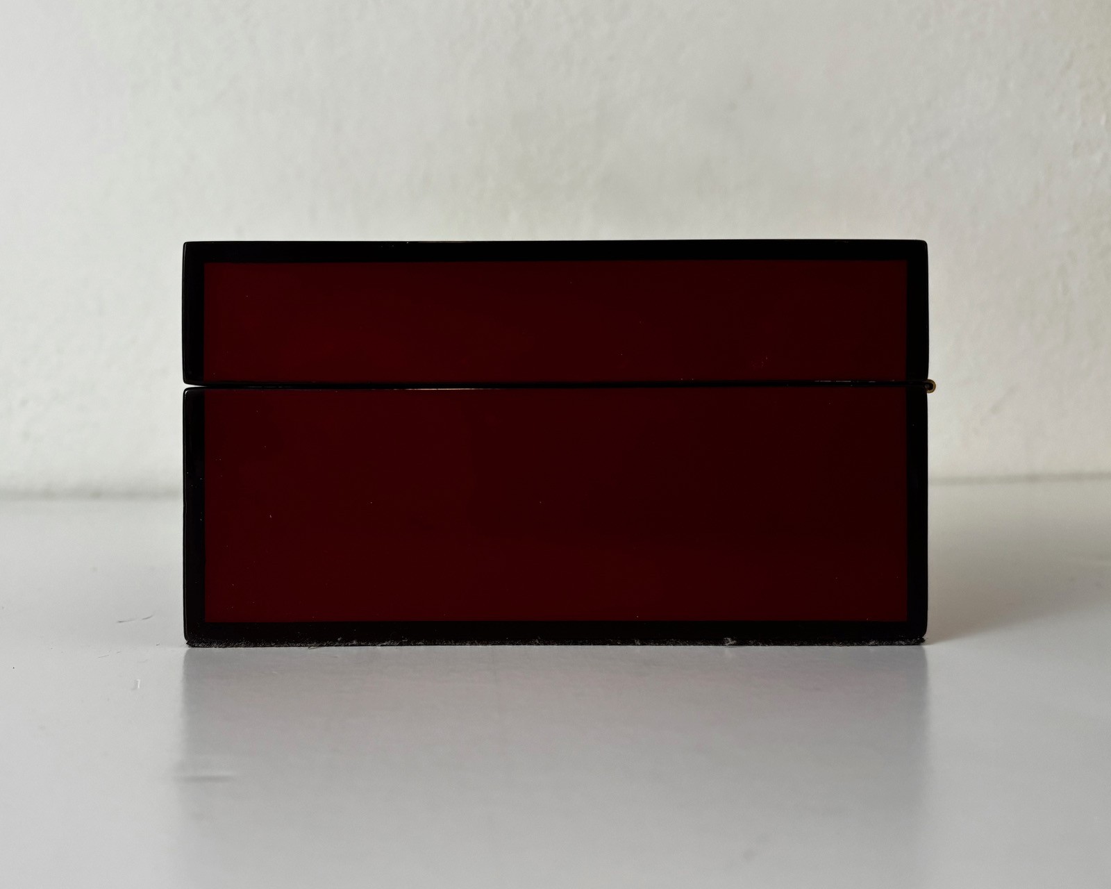 HENRY BENDEL Izak Zenou JEWELRY BOX red laquer WITH KEY