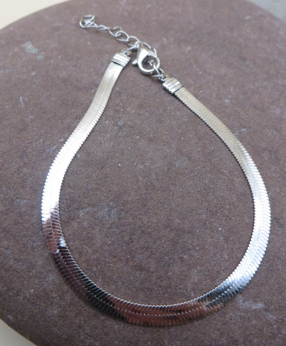 New 8mm Wide Silver-tone Herringbone Chain Bracelet 7″ – 9″ Adjustable #933