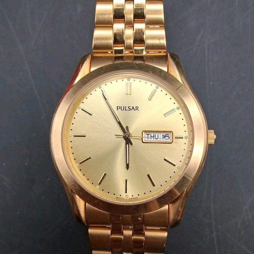 Pulsar Day Date Gold Tone Watch Great Condition W/ New Battery VX42-X106
