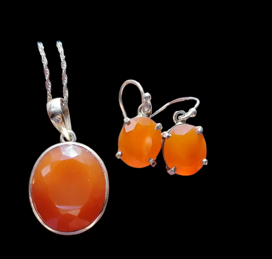 Vintage 925 Sterling Silver Carnelian Necklace / Earrings Set (13.5 grams)!