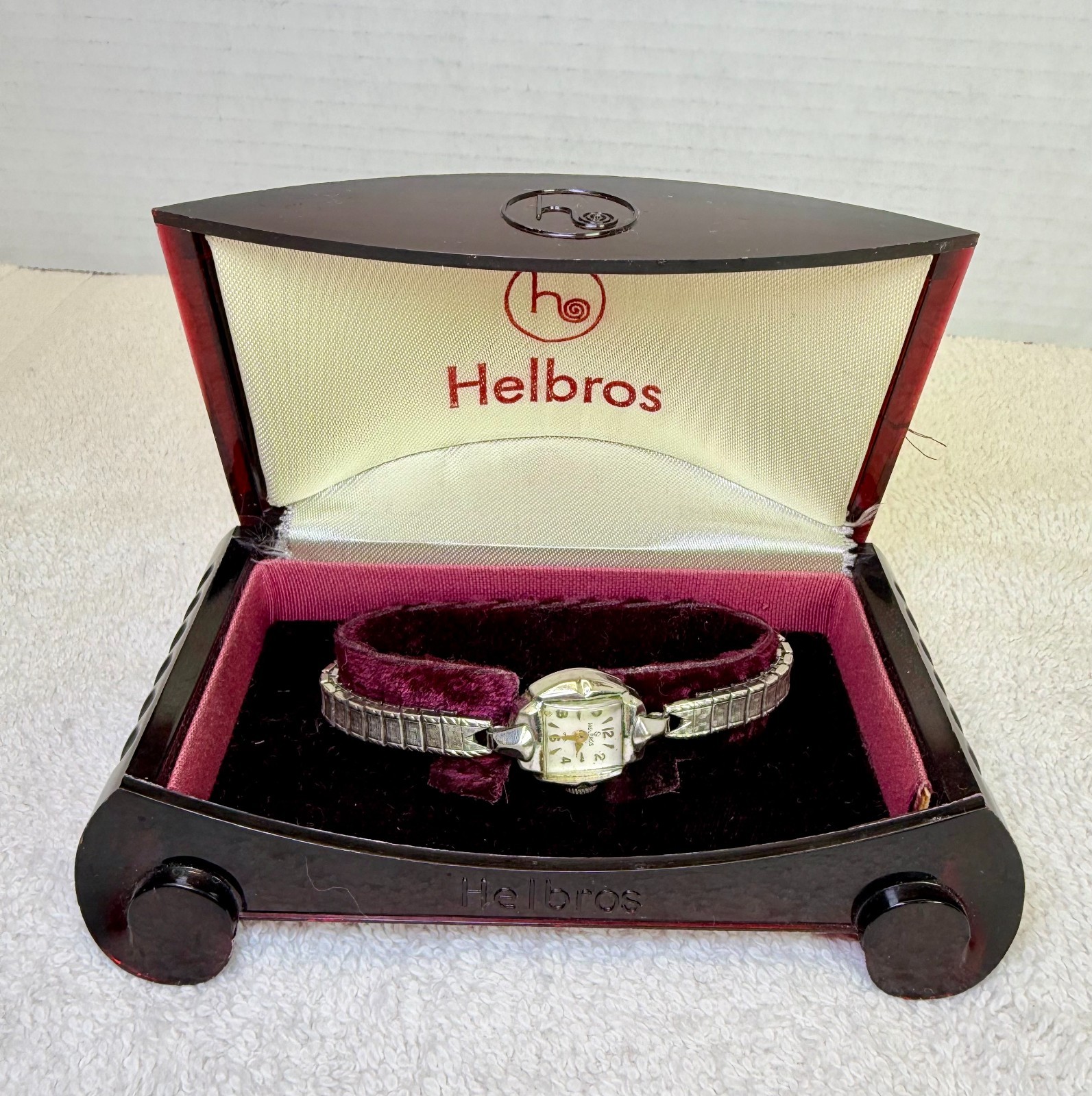 Vintage Helbros Women’s 16.6mm Mechanical Wristwatch w/ Expansion Band & Origina
