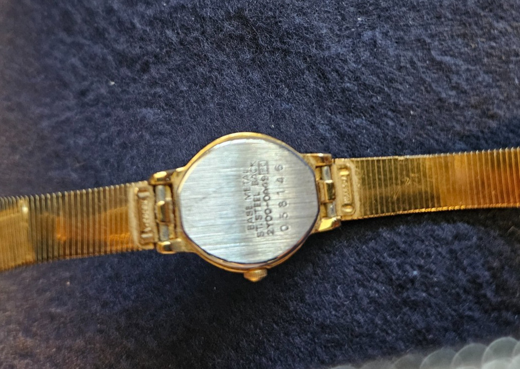 Ladies Seiko Watch 6.5″ Gold with Safety Chain