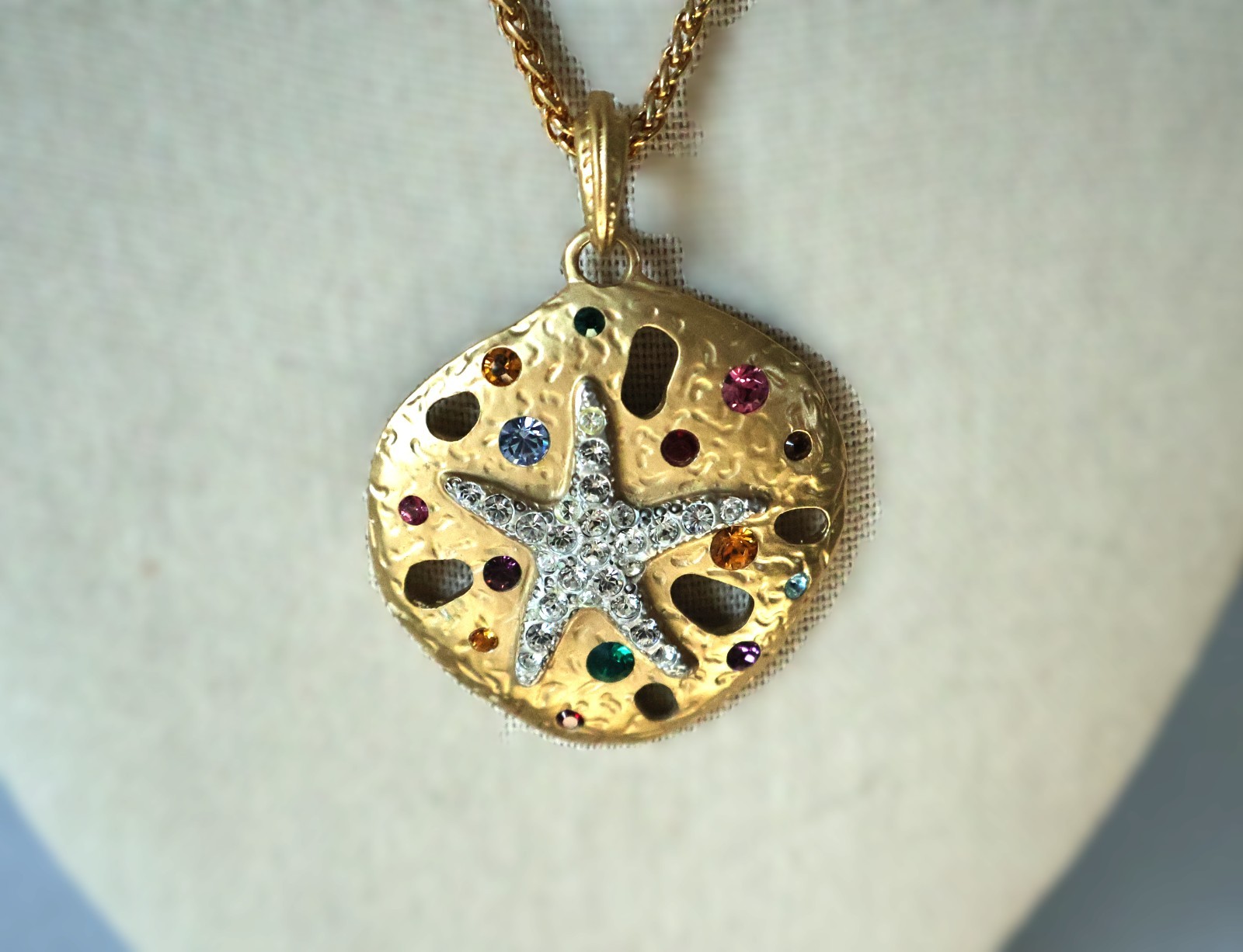 KJL Kenneth J Lane Necklace Starfish Sand Dollar Crystal Gold Plated 18″ N866