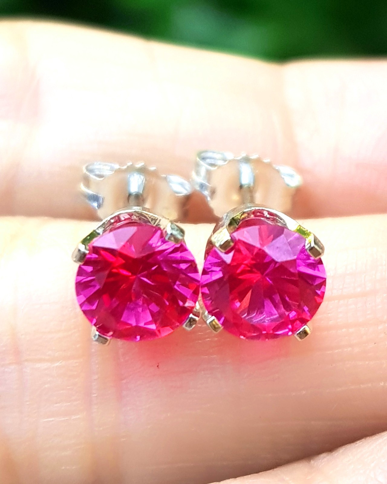 Natural Dark Pink Sapphire Solid 14K White Gold Studs Earrings. Sapphire Jewelry
