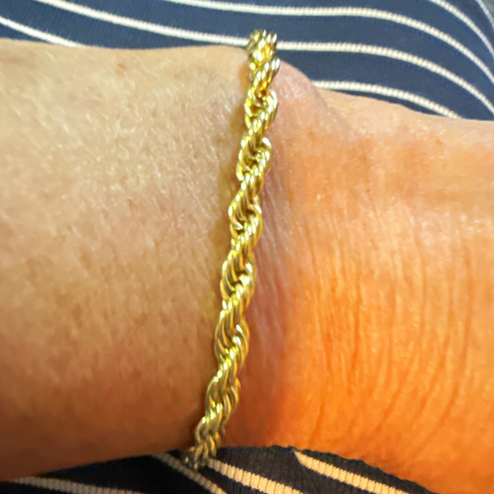 Gold Tone Metal Rope Chain Bracelet Adjustable Lobster Clasp & magnet