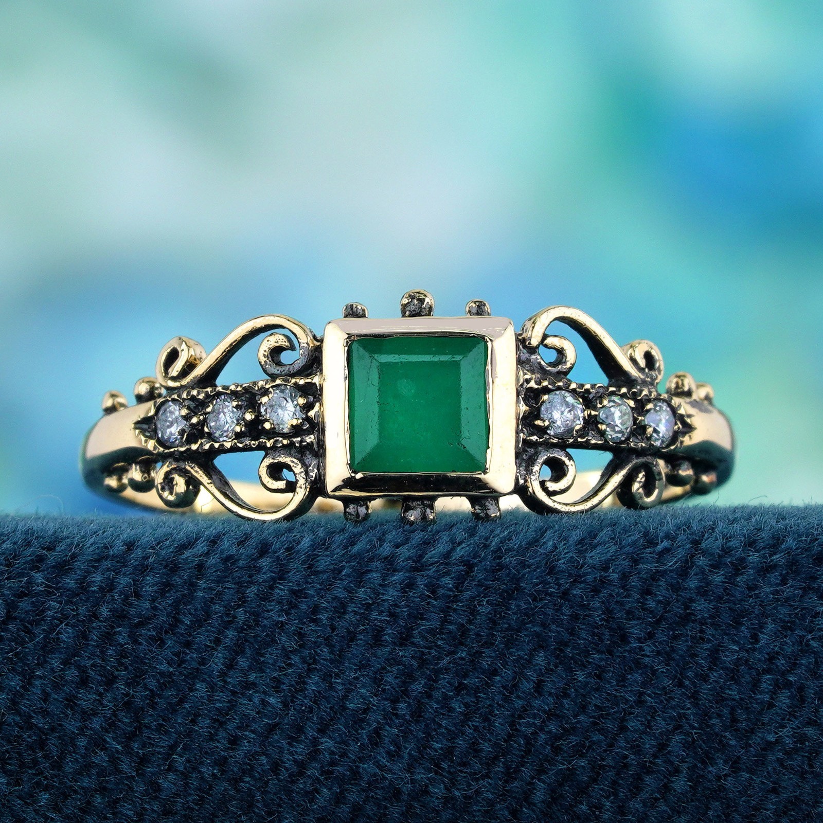 14K Yellow Gold Emerald Diamond Vintage Filigree Engagement Ring